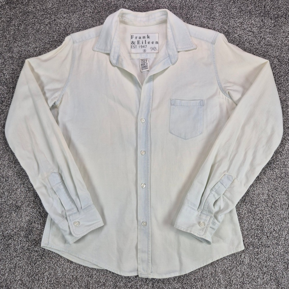 Frank & Eileen Barry Shirt Womens Small Light Wash Denim Cotton Button Up